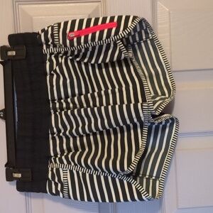 Lululemon Seawheeze Frankenstripe Size 8 Black,White,Red Shorts